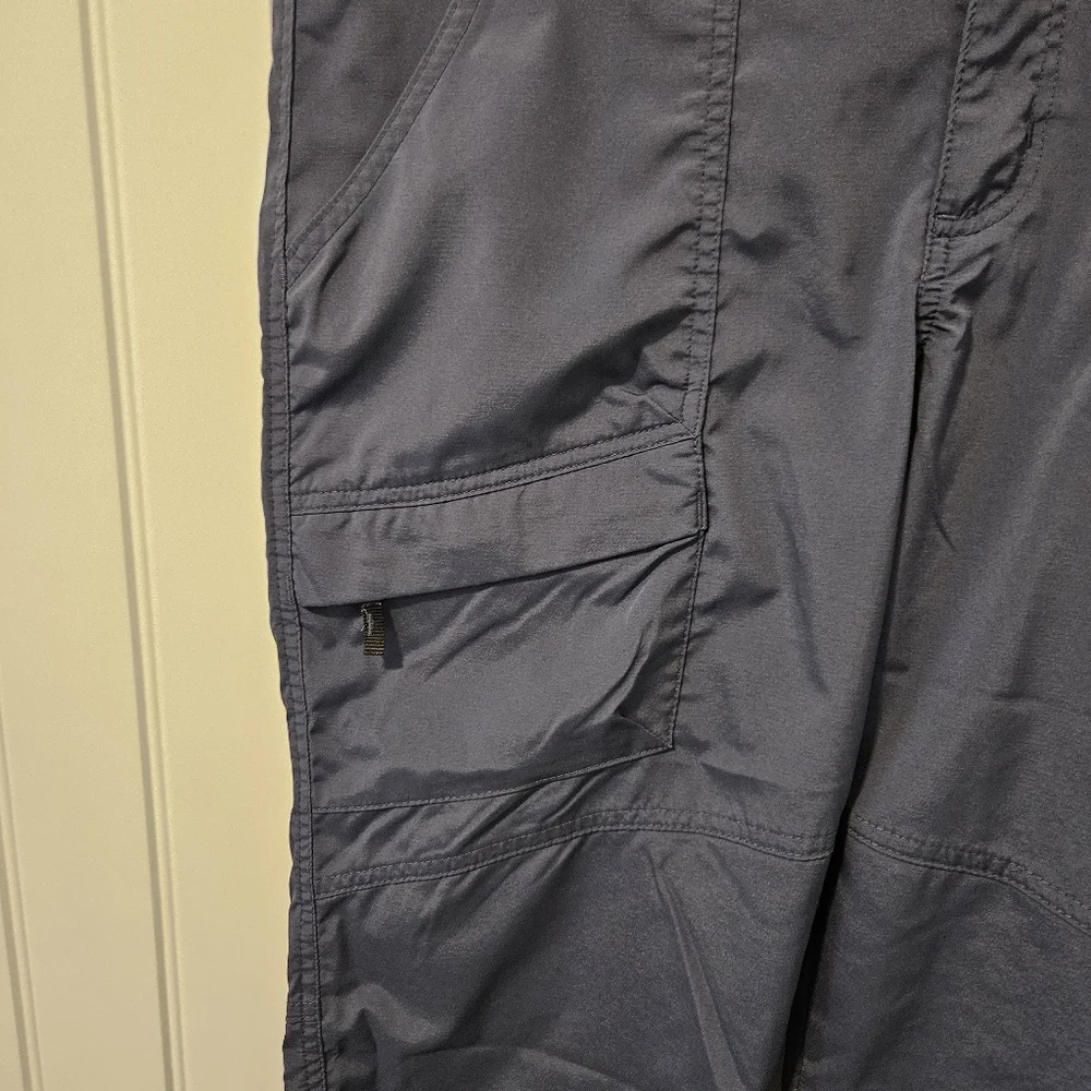 Columbia Kestrel Trail Stretch Capri‎ Blue Hiking Cargo Pants Women’s Size 10